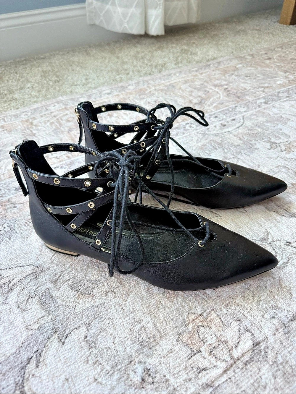 White House Black Market Truvy Black Leather Lace-Up Flats Size 8